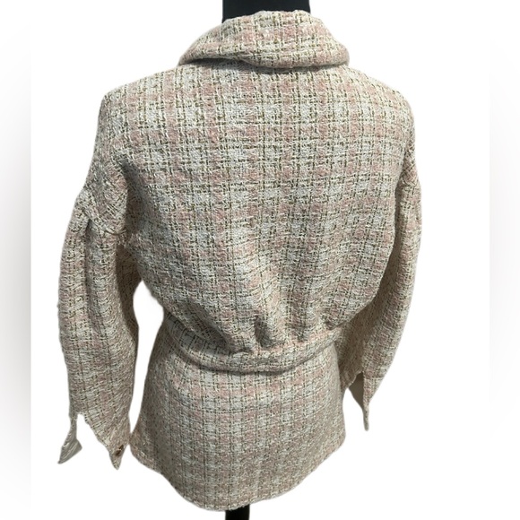 Elegant Cream and pink Tweed Women's Jacket and mini Skirt - Picture 3 of 3